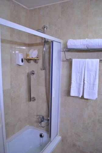 Larsa Hotel