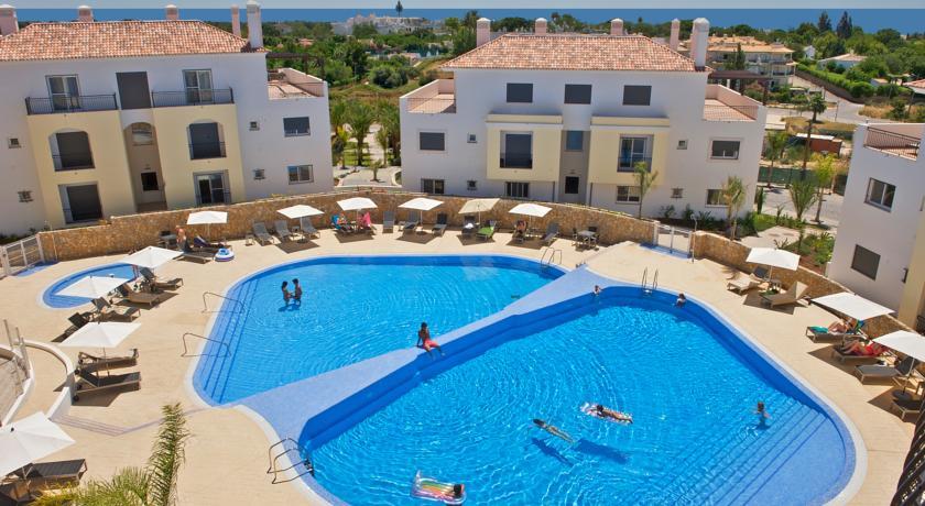 Отель O Pomar Holiday Village