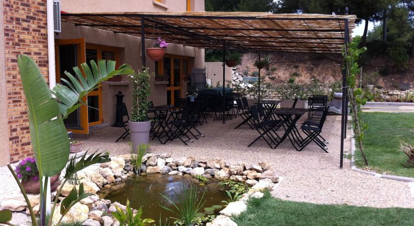Отель Hôtel Balladins Martigues / Istres