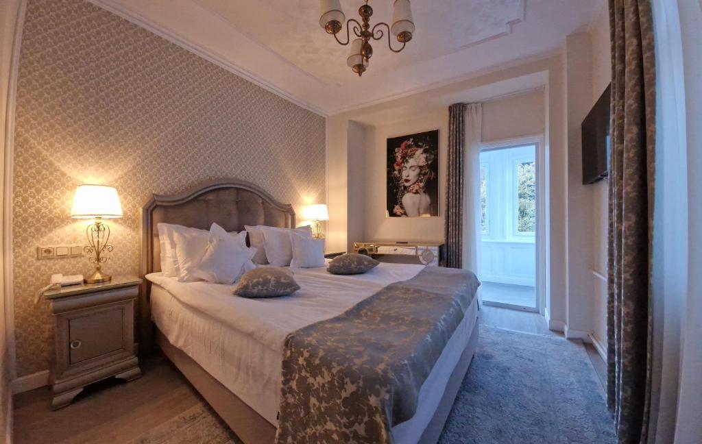 Отель Hotel Caraiman