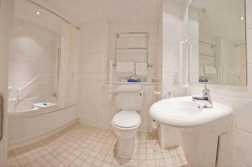 Отель Holiday Inn Ashford Central