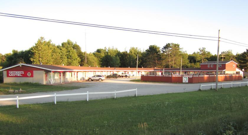 Отель Skyways Motel