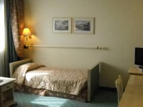 Отель Green Park Hotel