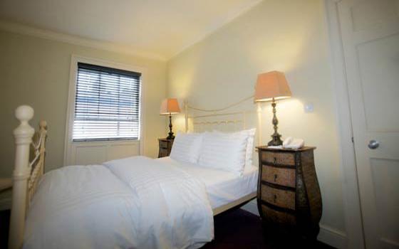 Отель The Commercial Hotel