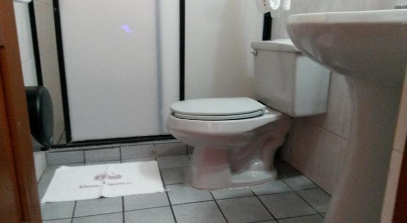 Отель Hotel Colonial