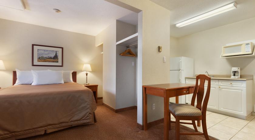 Отель Travelodge Langley City