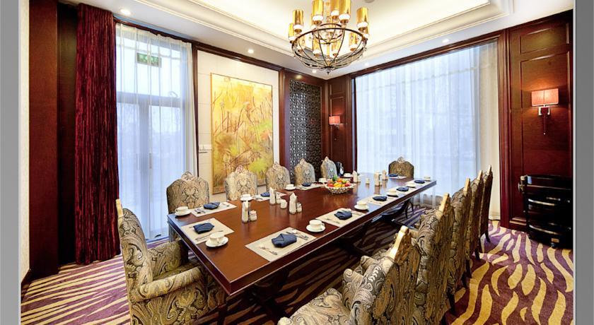 Отель Water City Holiday Hotel