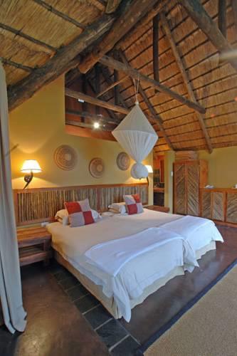 Отель Hluhluwe River Lodge