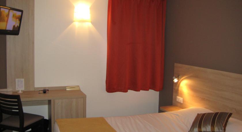 Отель Logis La Cle Des Champs