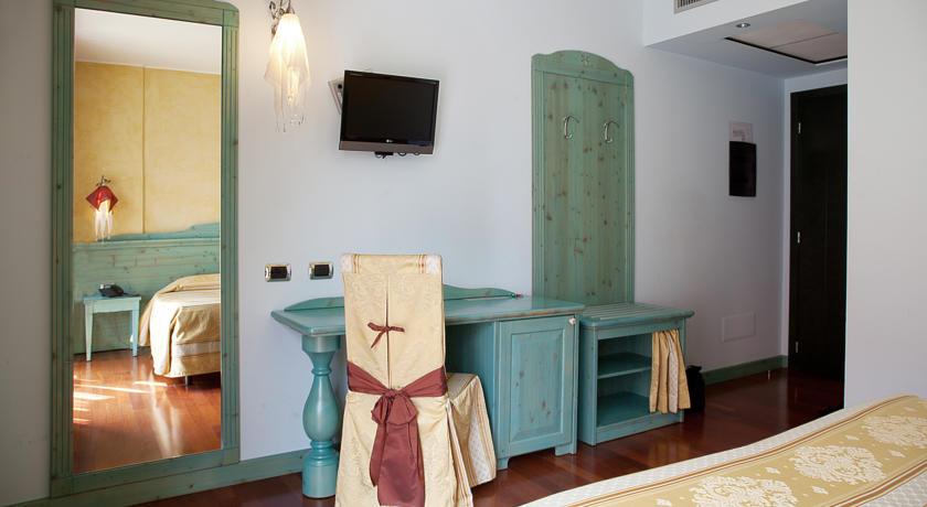 Отель Hotel Montelago