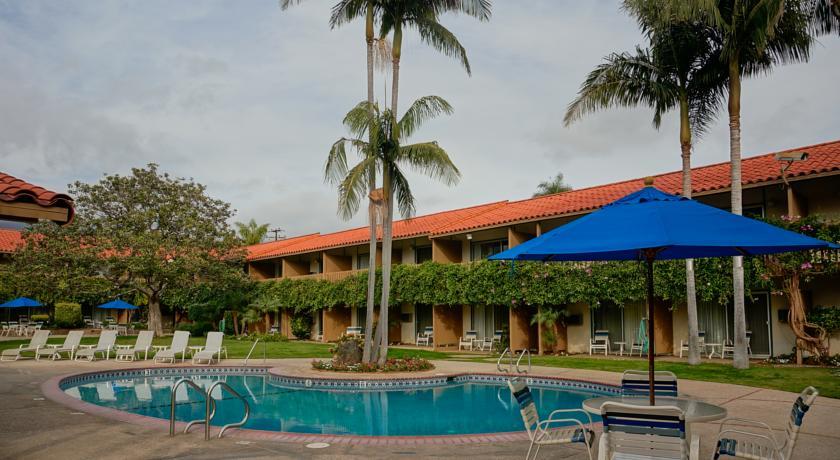 Отель BEST WESTERN PLUS Pepper Tree Inn