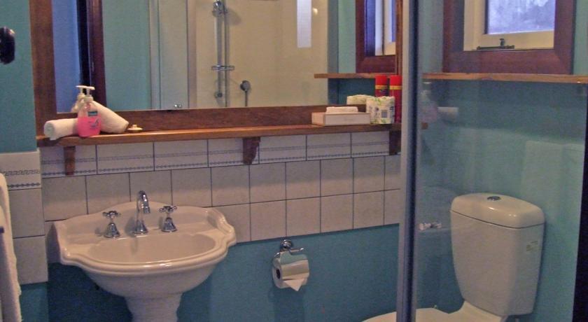 Отель Admiral Stirling Inn