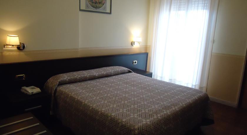 Отель Hotel Riviera