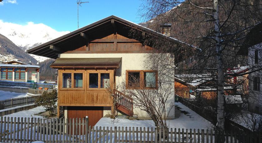 Апартаменты Holiday Home Villetta Valdisole Fucine