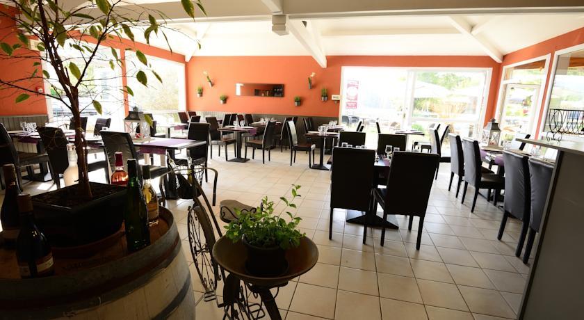 Отель Le Clos des Bruyères