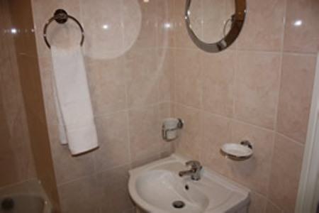 Отель The Anvil Lodge