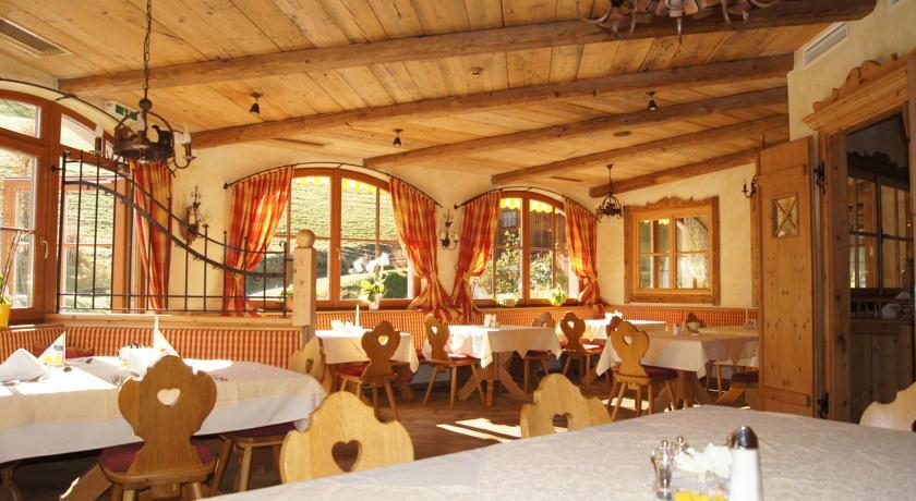 Отель Hotel Lammwirt