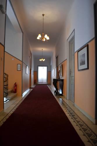 Отель Tinion Hotel