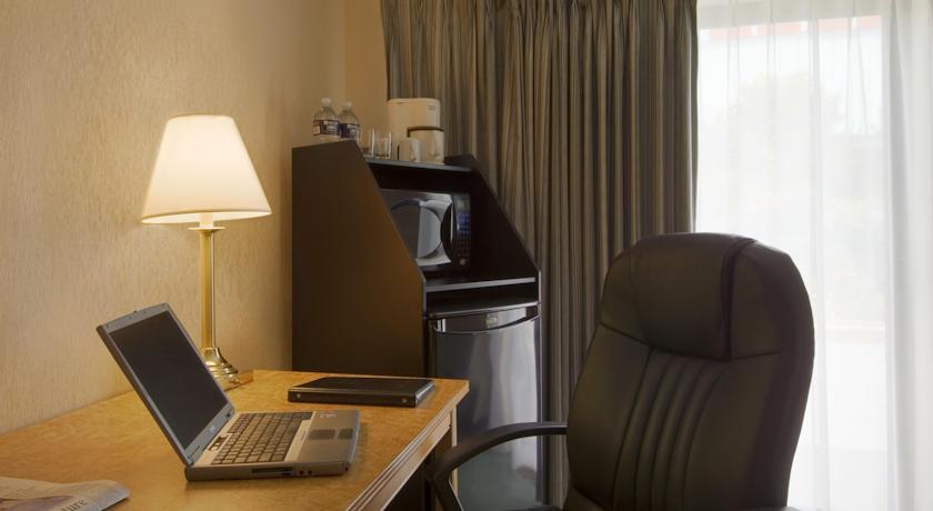 Отель Comfort Inn Brantford
