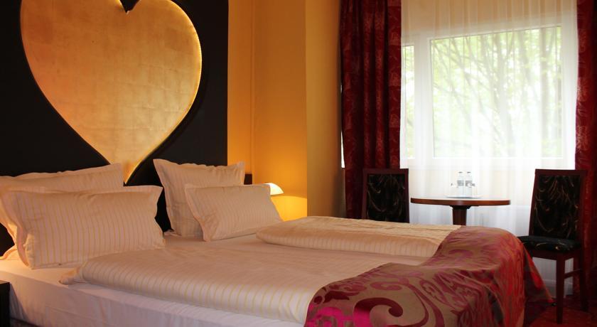 Отель Riverside City Hotel & Spa