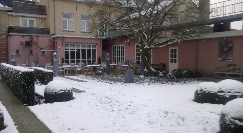 Отель Hotel Recour