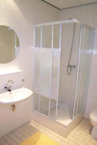Отель Hotel Tollenique