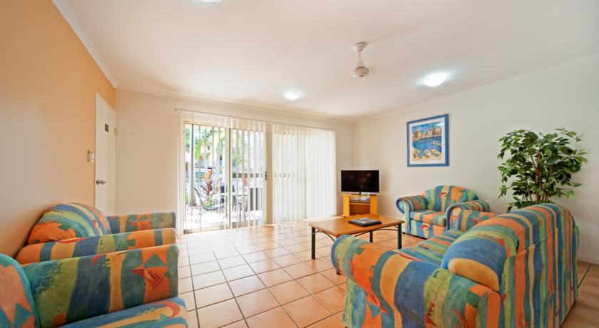 Апартаменты Beach Court Holiday Villas