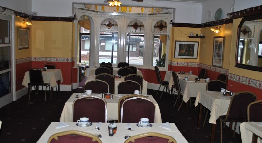 Broadway Hotel (Nr Pleasure Beach)