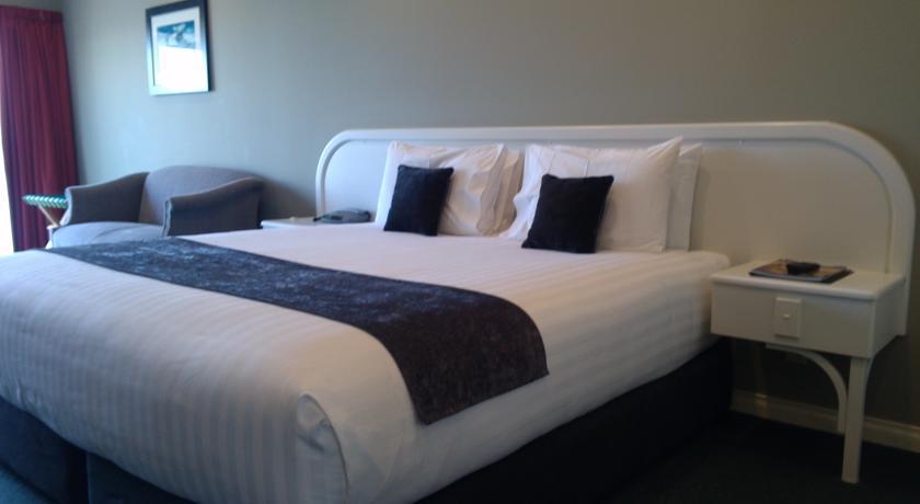 Отель Cornwall Motor Lodge