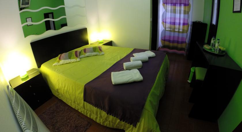 Гостевой дом Peniche Sleep House