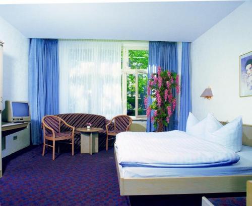 Birth City Hotel