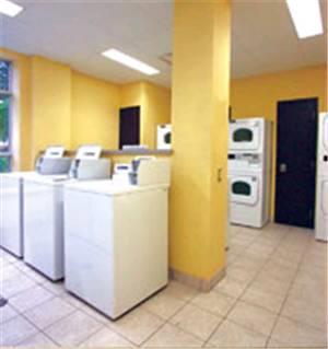 Отель Hotel Laurier - King Street Residence
