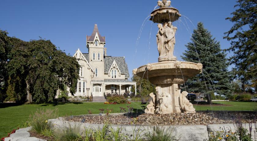 Отель Elmhurst Inn & Spa