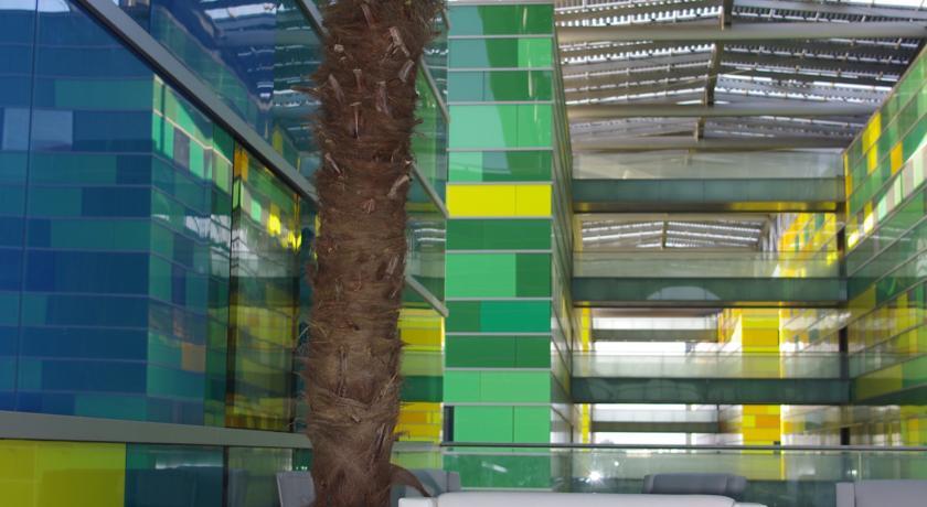 Отель Quality Hotel El Centre Del Mon