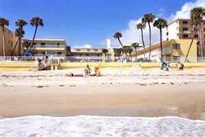Отель Days Inn And Suites Mainsail Oceanfront