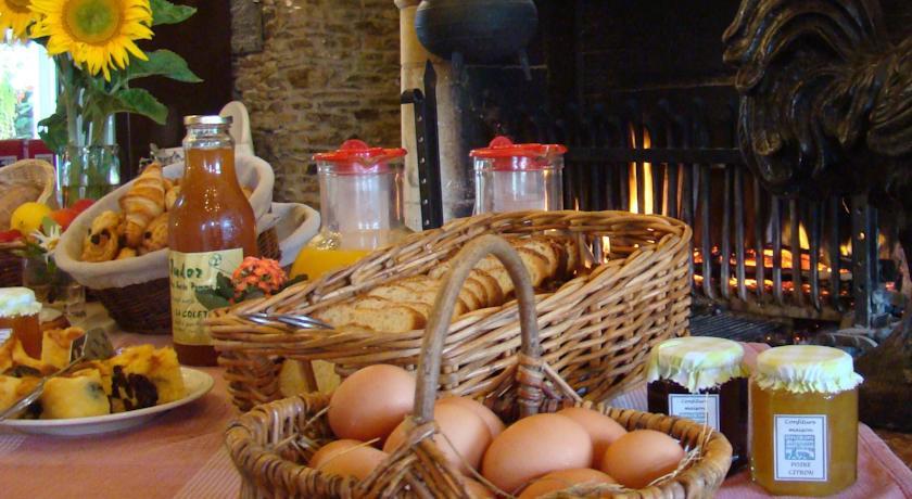 Апартаменты Auberge La Fontaine Aux Bretons