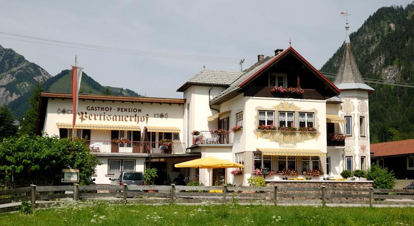 Отель Pertisauerhof
