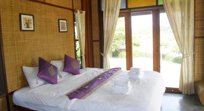 Отель Pai River Villa