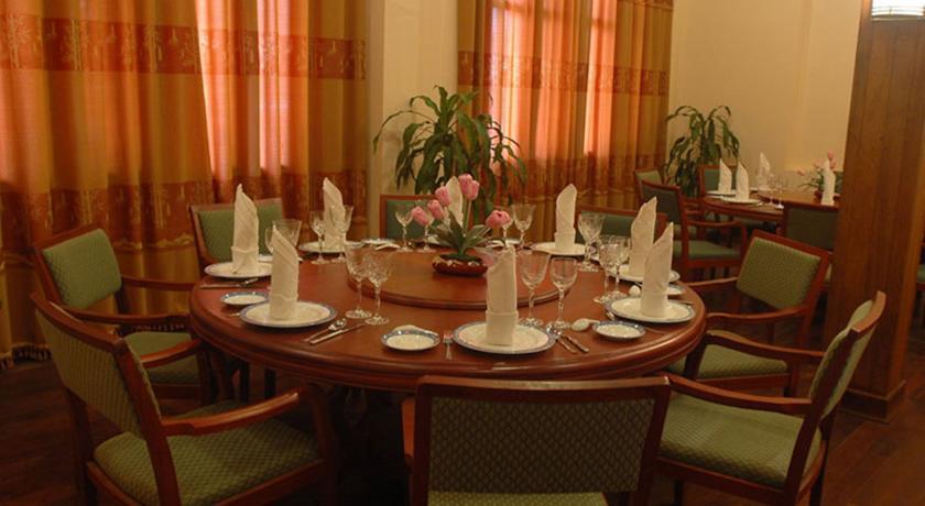 Отель Champasak Palace Hotel