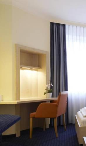 Отель InterCityHotel Freiburg