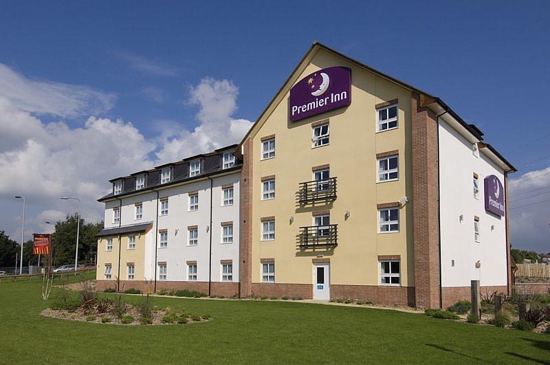 Отель Premier Inn Llanelli Central East