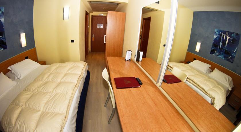Отель Hotel Class Lamezia