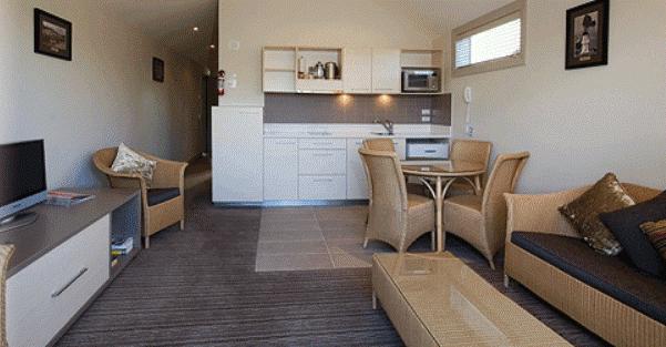 Апартаменты Hananui Lodge and Apartments