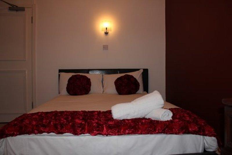 Отель The George Hotel