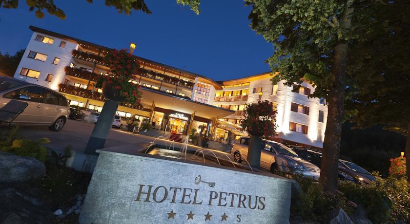 Отель Hotel Petrus