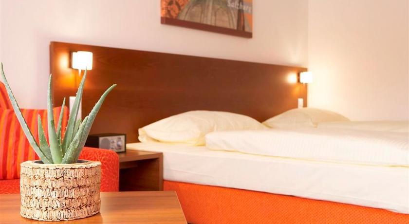 Отель Hotel Servus Europa Salzburg Am Walserberg
