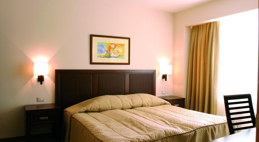 Отель Lotos Hotel - Riviera Holiday Club