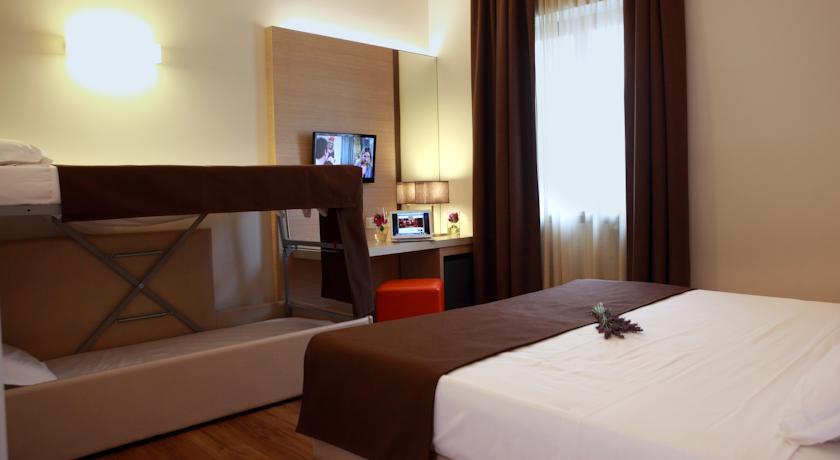 Отель Hotel Colonne