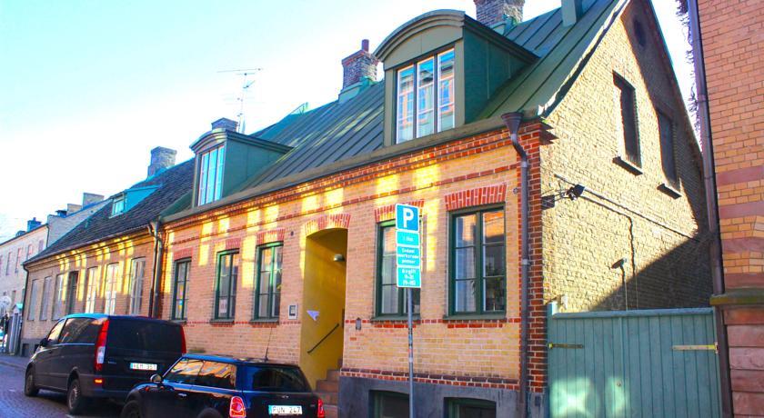 Magles Smiley Inn