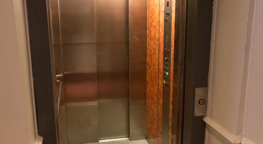 Отель The Resolution Hotel